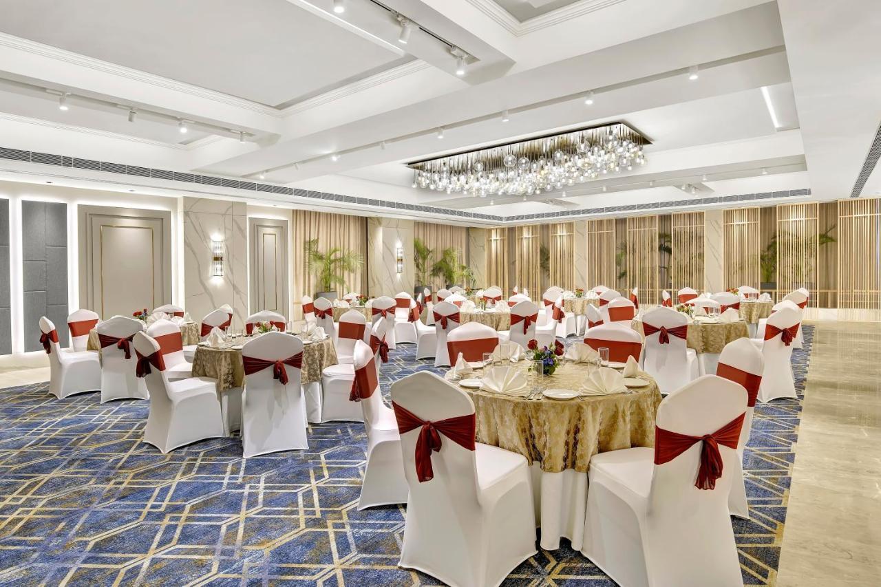 Park Inn By Radisson Σουράτ Εξωτερικό φωτογραφία