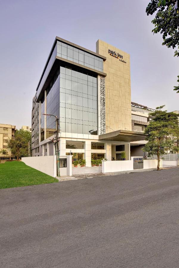 Park Inn By Radisson Σουράτ Εξωτερικό φωτογραφία