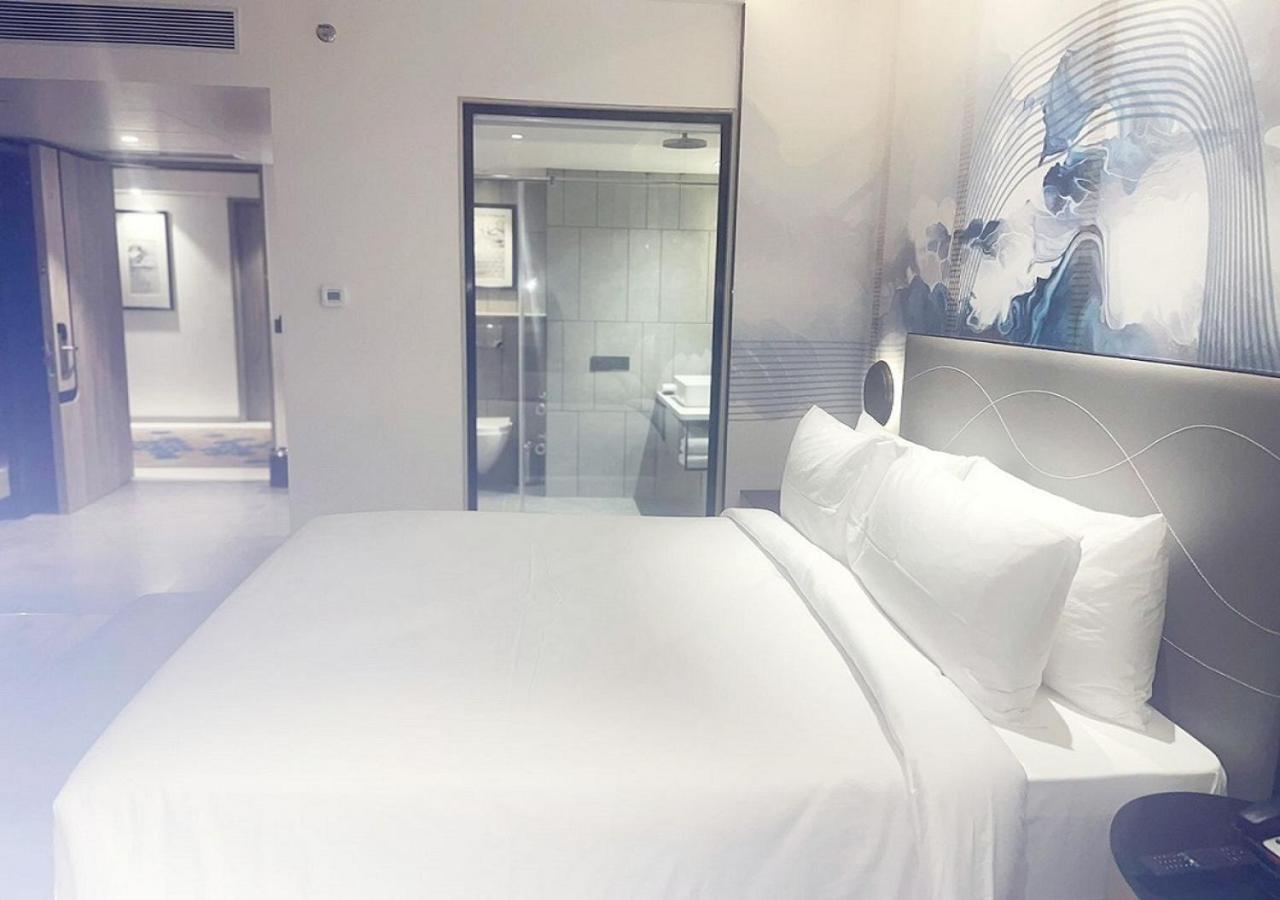 Park Inn By Radisson Σουράτ Εξωτερικό φωτογραφία