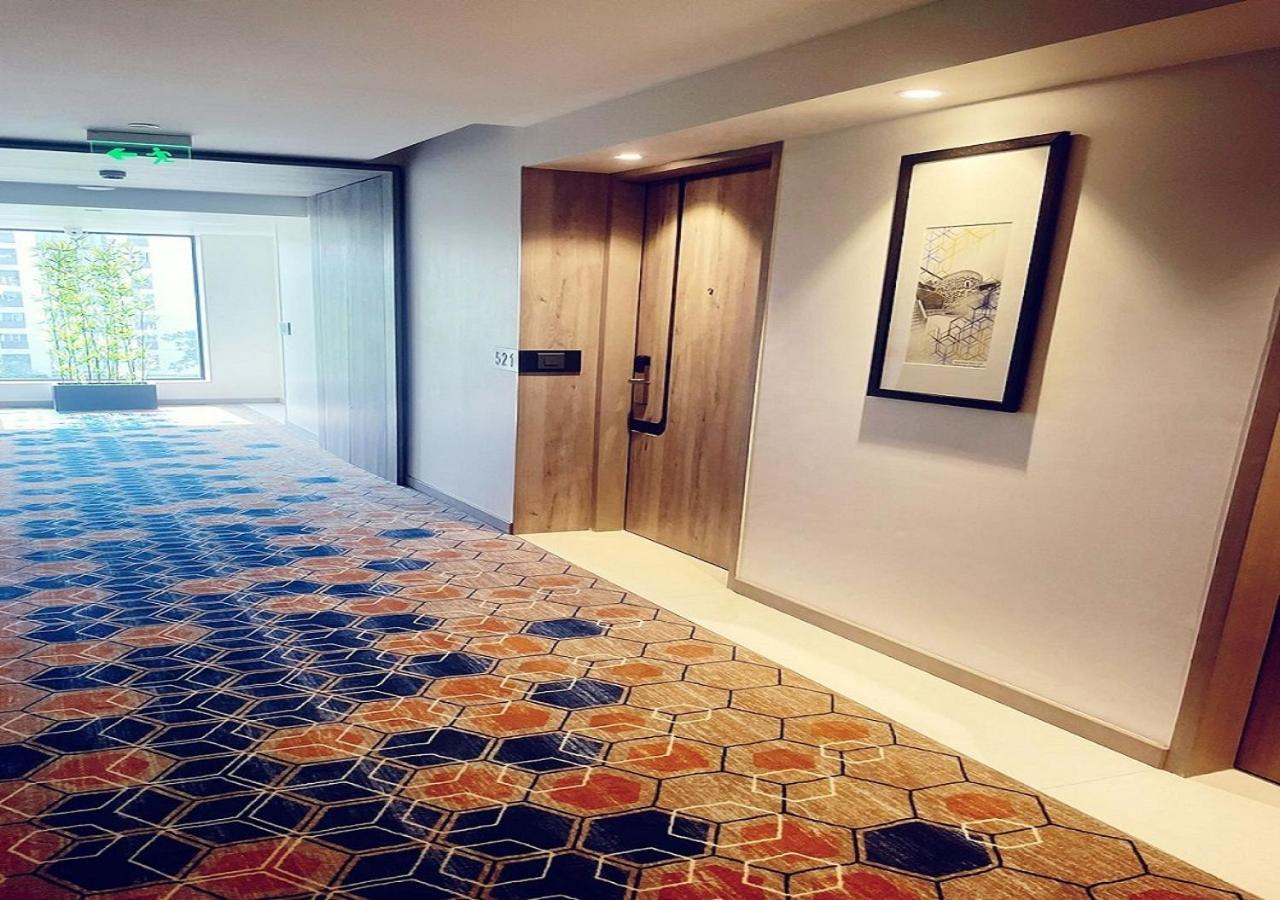 Park Inn By Radisson Σουράτ Εξωτερικό φωτογραφία