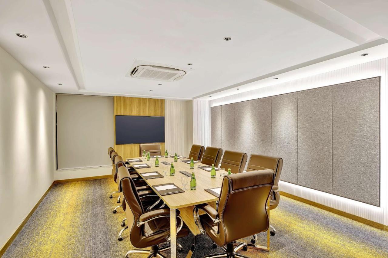 Park Inn By Radisson Σουράτ Εξωτερικό φωτογραφία